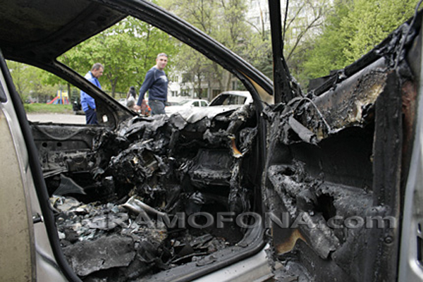 Кола се подпали край Ченгенето, огромно задръстване по пътя за Созопол