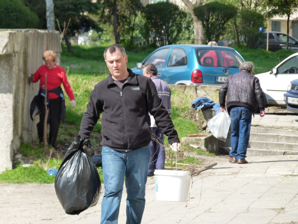 Почистваме парковете и защитените зони