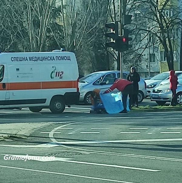 Възрастен мъж падна и почина на улицата в Бургас