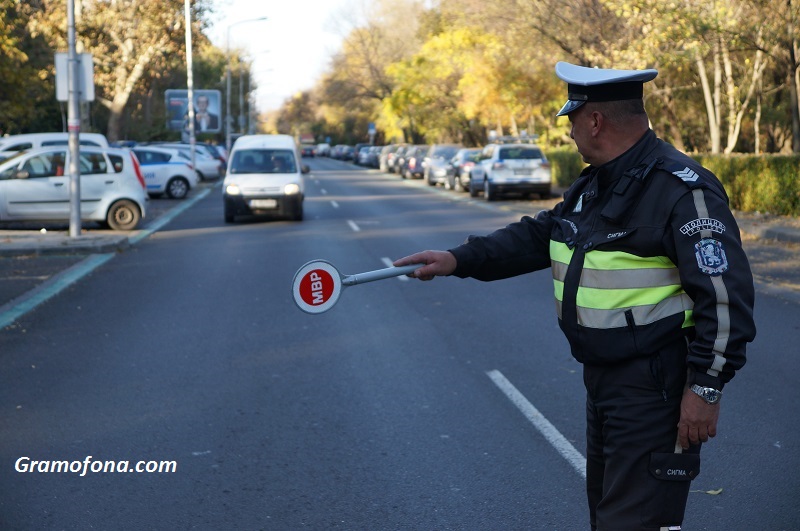 Пътна полиция с акция за шофиране без колани