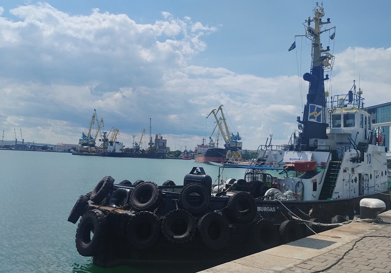  Ускоряват митническата обработка на контейнери през пристанище Бургас
