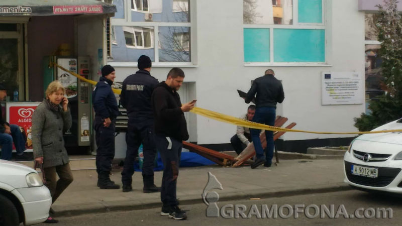 Трагедия в „Славейков“, жена падна от 7-ия етаж