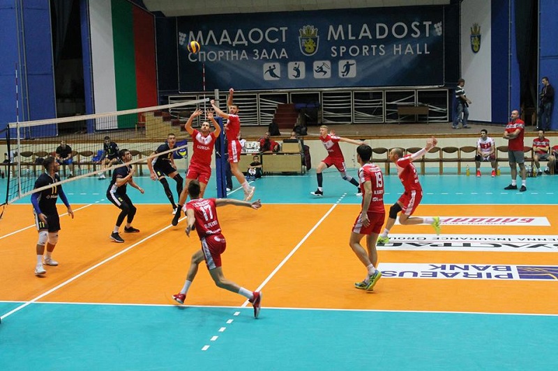 Бургаски ученици ще подгреят волейболната публика преди мач на Нефтохимик