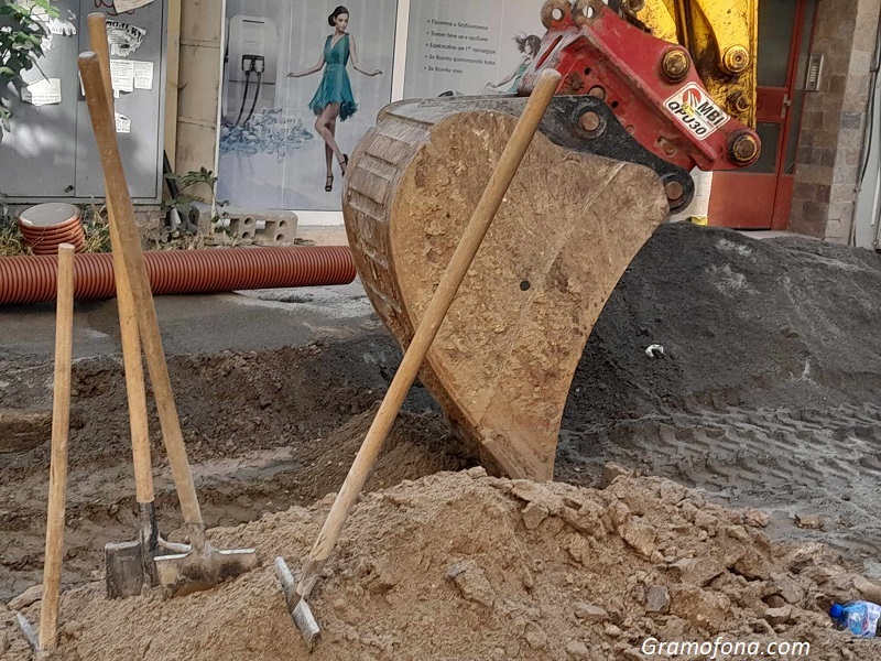 Отварят за движение бул. „Иван Вазов“ в Бургас за кратко 