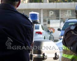 Мъж едва не насече с брадва австрийка заради 400 лева в Синеморец