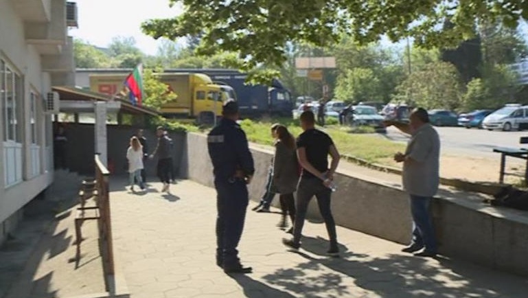 Арестуваха над 10 служители на ДАИ-Благоевград