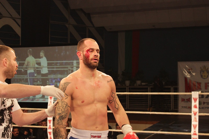 Зрелищно бойно шоу на MAXFIGHT 37