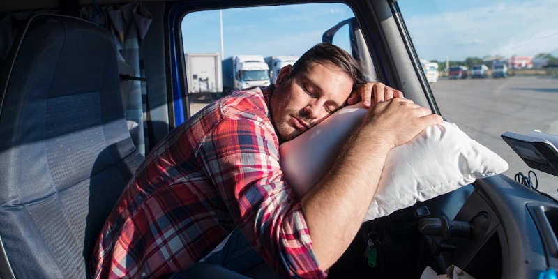 Най-коварният риск за шофьорите на камиони - сънната апнея