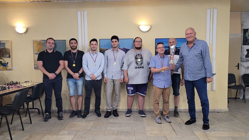 Шахматен клуб “Бургас 64“ спечели тройна корона на Държавните отборни първенства