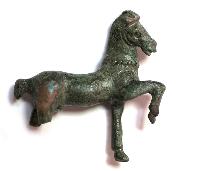 Изящна бронзова статуетка е открита при разкопките на крепостта Русокастро