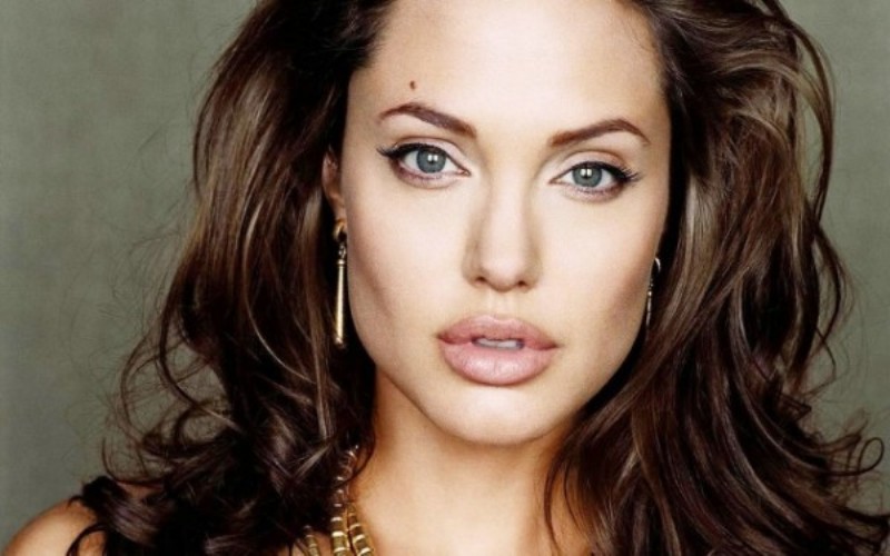 Анджелина Джоли: Остарявам, но се отнасям с любов към този процес