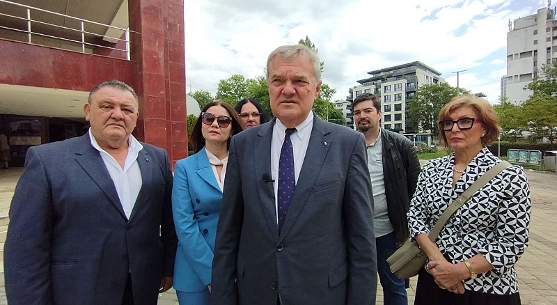 Румен Петков в Бургас: Трябва да си дадем сметка, че ГЕРБ, ПП-ДБ и ДПС превърнаха рафинерията в боксова круша