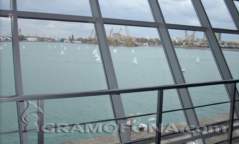 Слънчево време с максимални температури между 17° и 22°