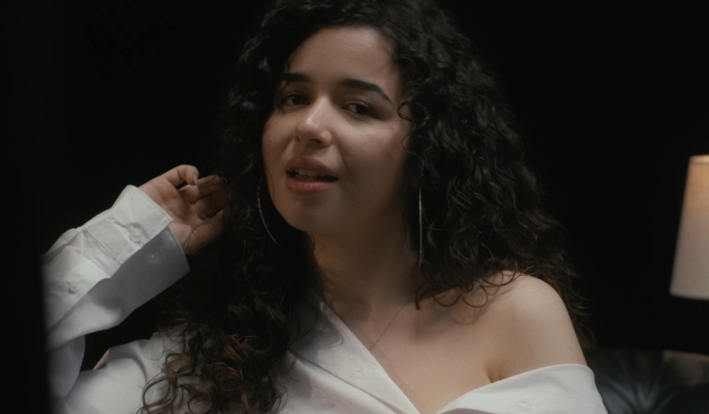 Излезе дебютното видео на ангелогласната бургазлийка LYNN