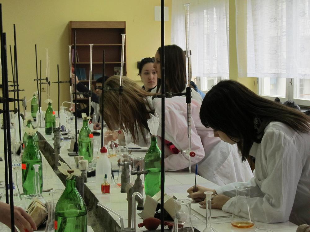 Професионална гимназия „Акад. Н. Д. Зелински” обявява прием за новата 2014/2015 година