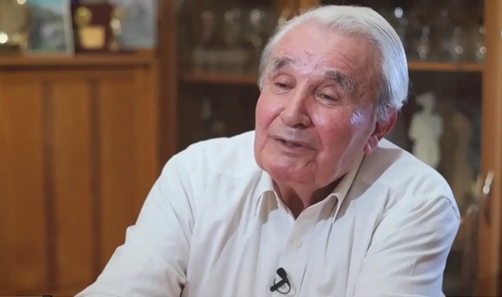 85-годишният Стоян Кушлев винаги излиза от дома си въоръжен