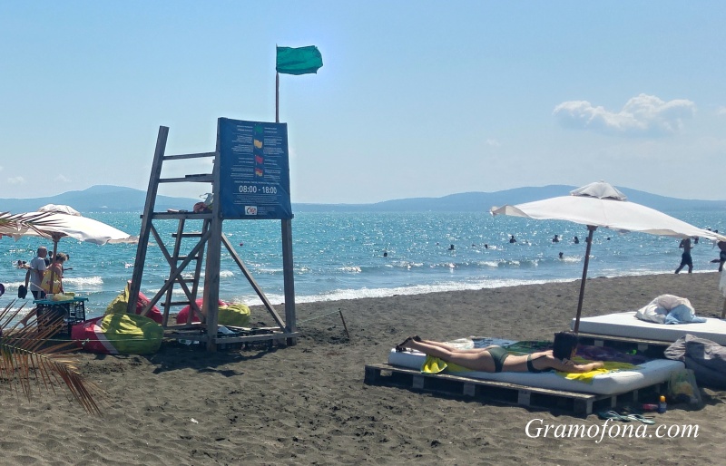 Зелен флаг, идеално време за плаж в Бургас