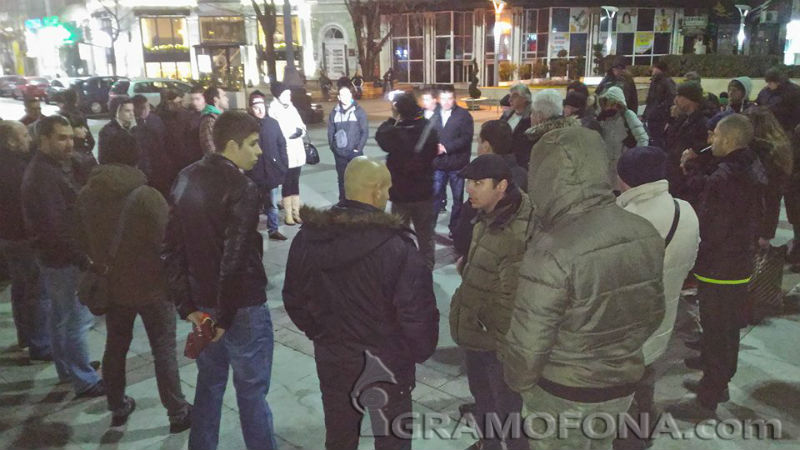 Протестиращи в Бургас: Държавата пази циганите, защото са електорат