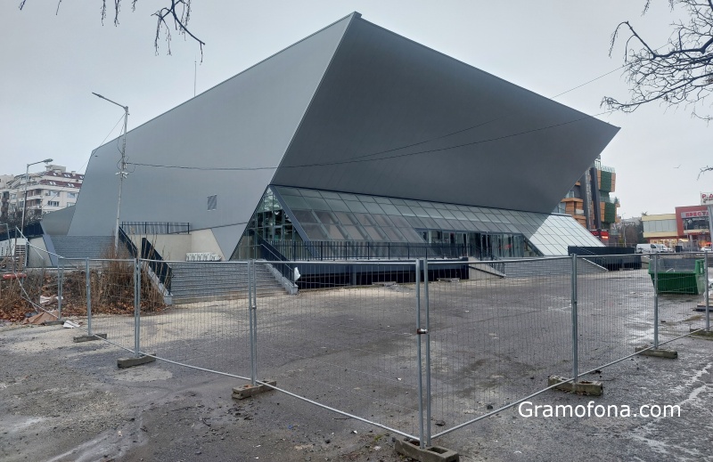 Поръчват супермодерни видео екрани за залите „Младост“ и „Бойчо Брънзов“