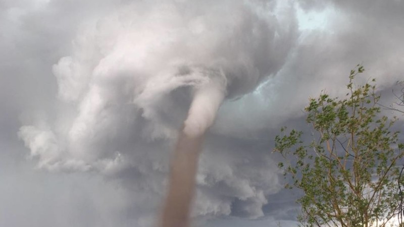 Мощно торнадо връхлетя Мисури 
