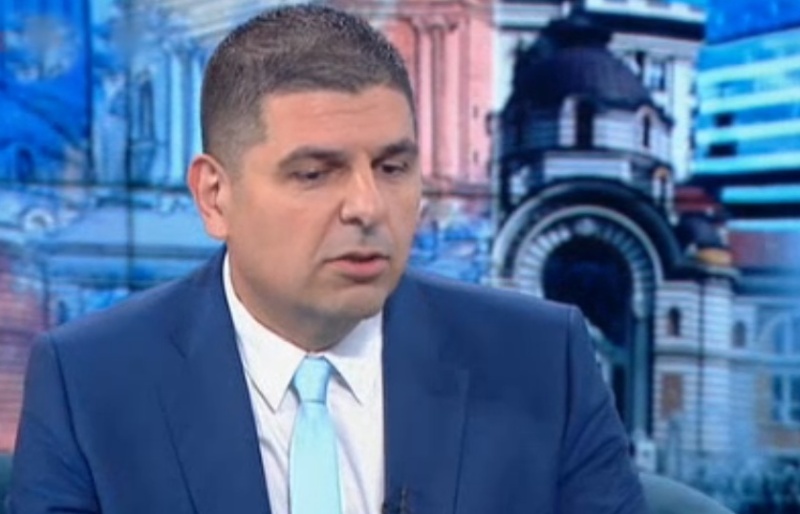 Ивайло Мирчев: Има огромен риск от дългова спирала и икономическа криза