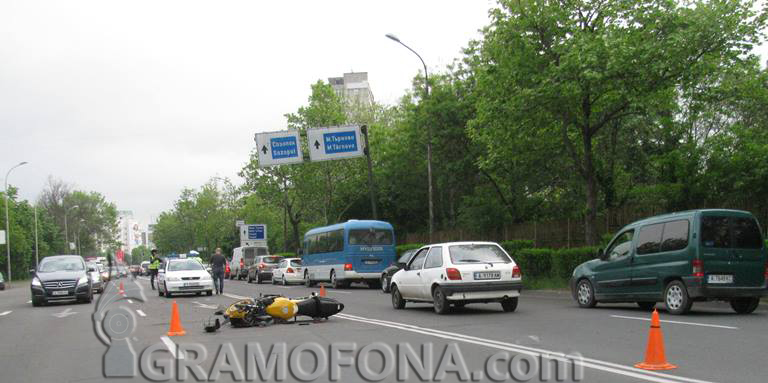 Моторист помете неправилно пресичащи ученици в Бургас