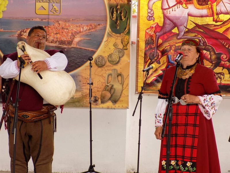 Валя Балканска пя на празника на Поморие