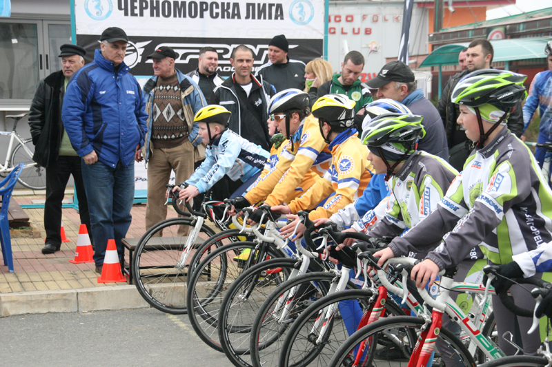 Нови водачи в Черноморска колоездачна лига „Спринт”