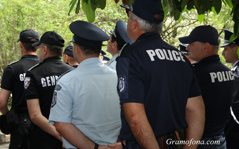 Бургаската полиция търси да назначи