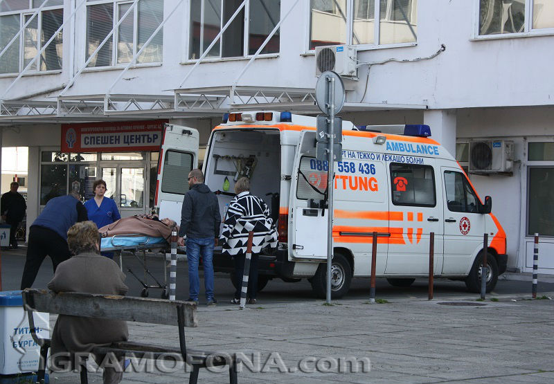 Бургаски медици в подкрепа на пребитата д-р Албена Гагова