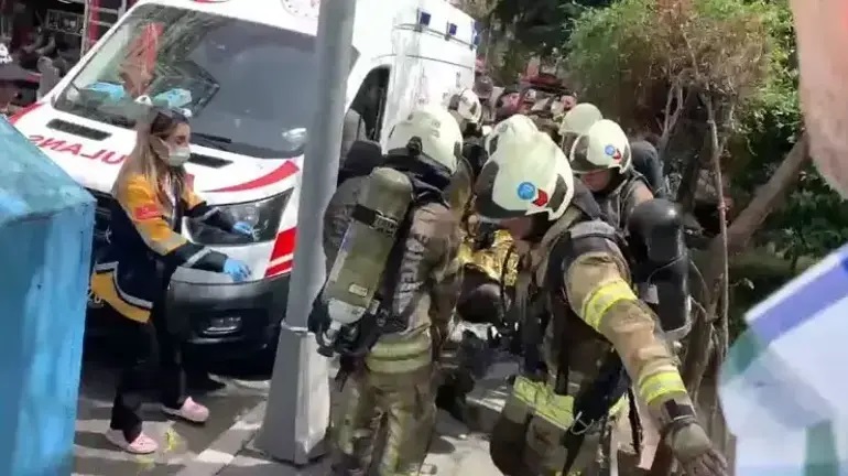 29 жертви при пожар в жилищна сграда в Истанбул