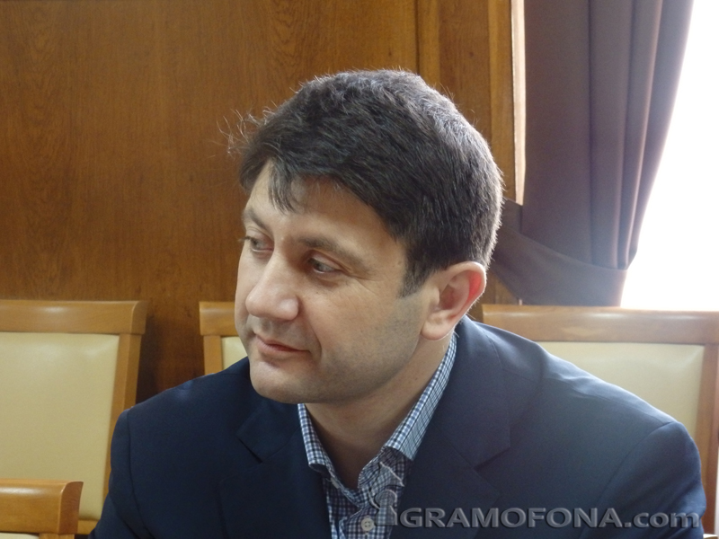 Българинът се жалва от Биг Брадър пред дома си