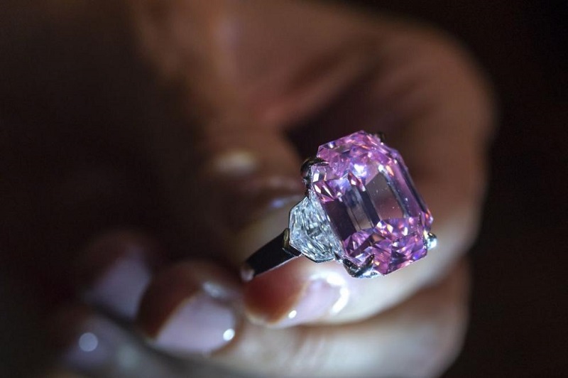Продадоха розов диамант за рекордните 50 млн. евро