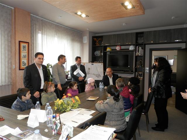 Деца представиха на кмета на Поморие визия за развитие на детската си градина