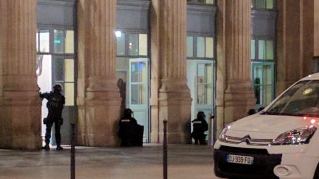Среднощна антитерористична акция в Париж