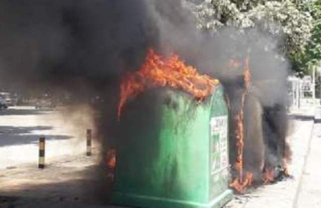 Криминално проявена запали контейнери за отпадъци в Изгрев