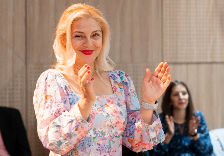 Златина Хейгъл - различният учител по английски на бургаските деца