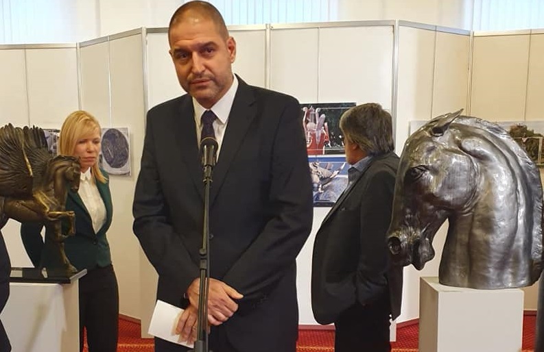 12 пластики и плакати пренесоха духа на Бургас в парламента