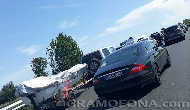 Тапа на входа на Бургас, колоната с автомобили стигна до Крайморие