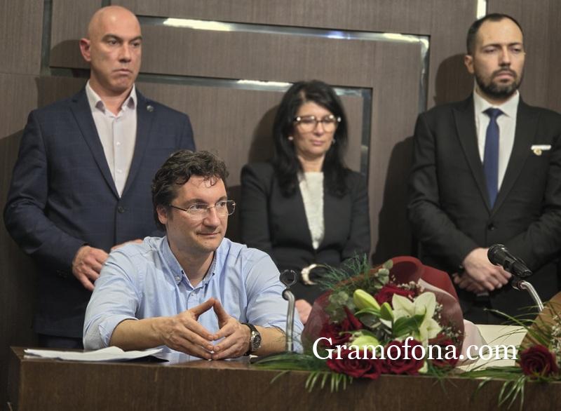 Крум Зарков: Няма да гледаме безучастно как бандити и капиталисти обират народа ни