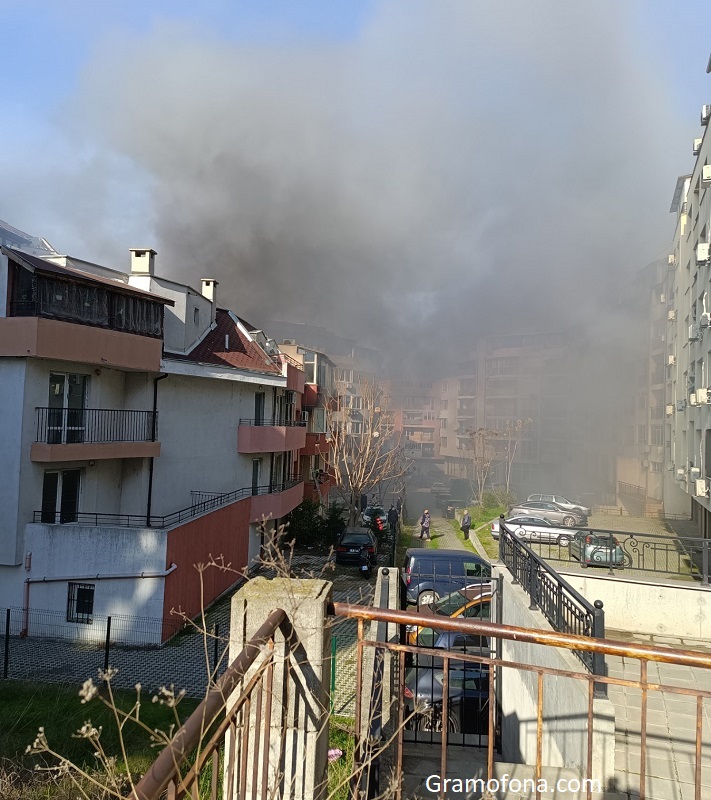 Спасителна акция заради голям пожар в Меден рудник