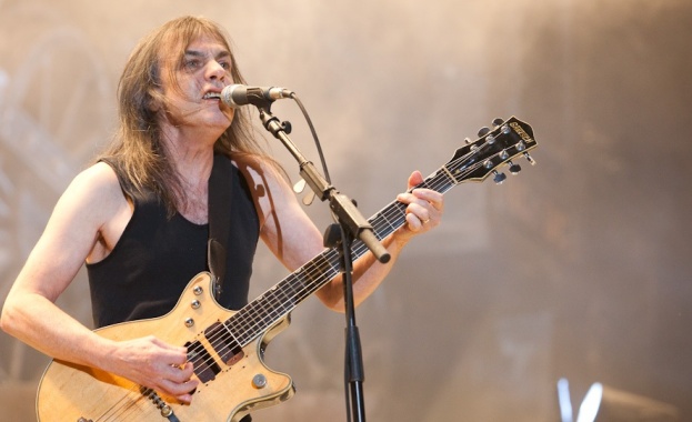 Основателят на AC/DC се пенсионира