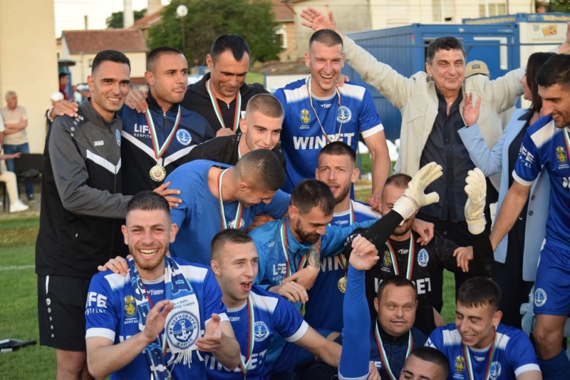 Черноморец разгроми Ловеч за Купата и докарва Лудогорец в Бургас
