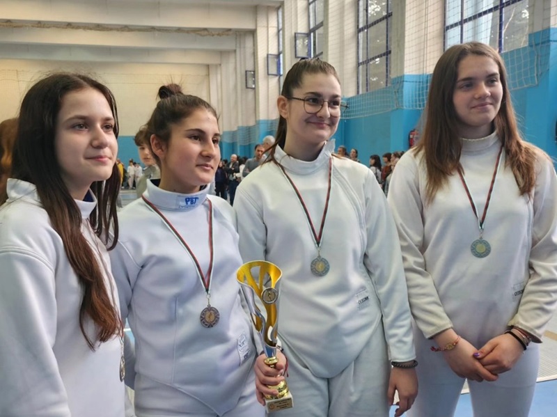 Фехтовален клуб Корсар Бургас завоюва общо 10 медала от Държавното първенство