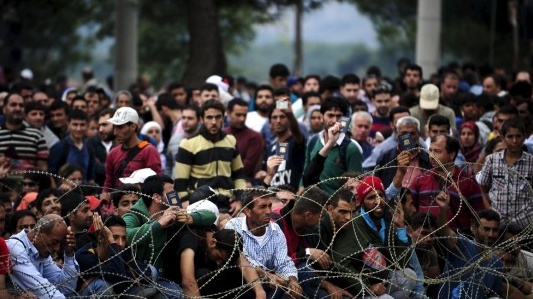 ЕС инвестира 3,5 млрд. евро в най-засегнатите от бежанския поток страни