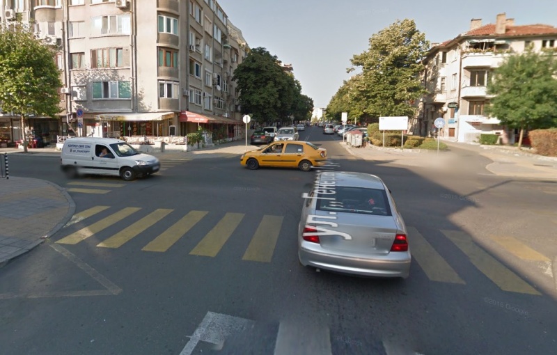 Променят движението по ул. „Гурко“ заради нов светофар
