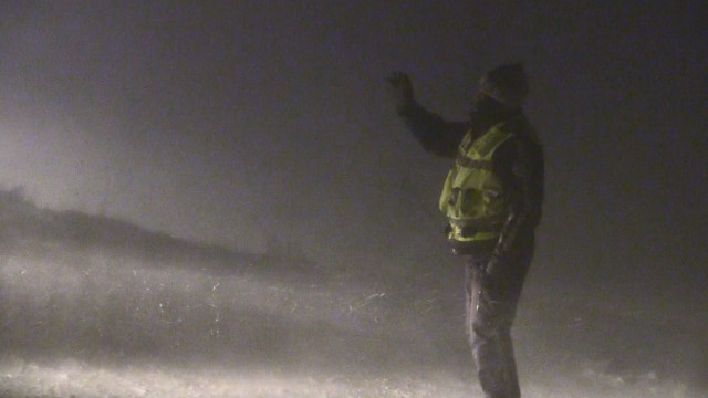 Стотици в снежния капан, пътят Карнобат-Айтос-Миролюбово е критичен