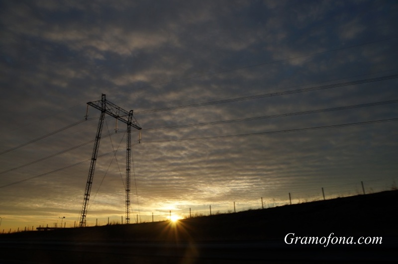 Изслушват енергийното министерство и КЕВР заради високите сметки за ток