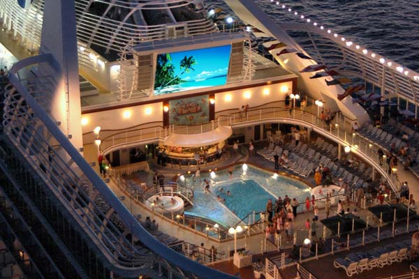 Emerald Prinsess открива круизния сезон в Бургас