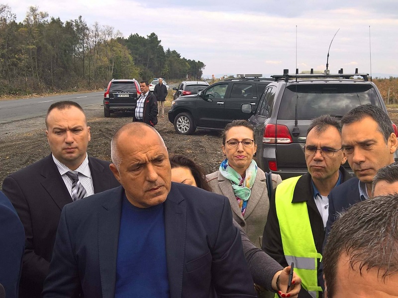 Борисов обеща 4 милиона за пътища в засегнатите от наводнението бургаски райони